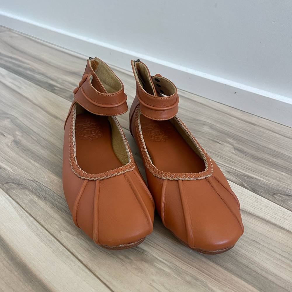 ELF Women's Leather Flats with Ankle Strap - Tan
